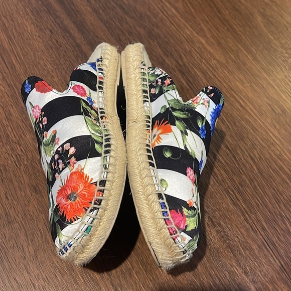 3/$10 Rampage Bianca mule - Picture 2 of 6